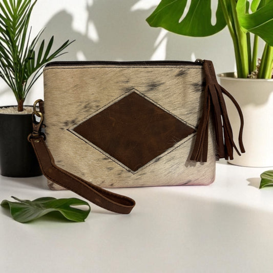 Wesley Cowhide Clutch A