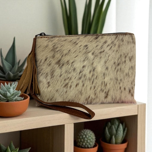 Wesley Cowhide Clutch E